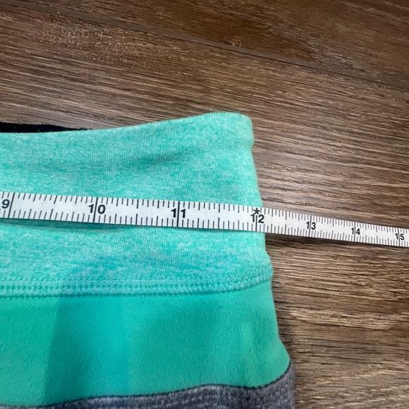 Lululemon Groove REVERSIBLE Crop Wide Leg Leggings Gray/black Gray/teal Size 2 - Picture 11 of 11